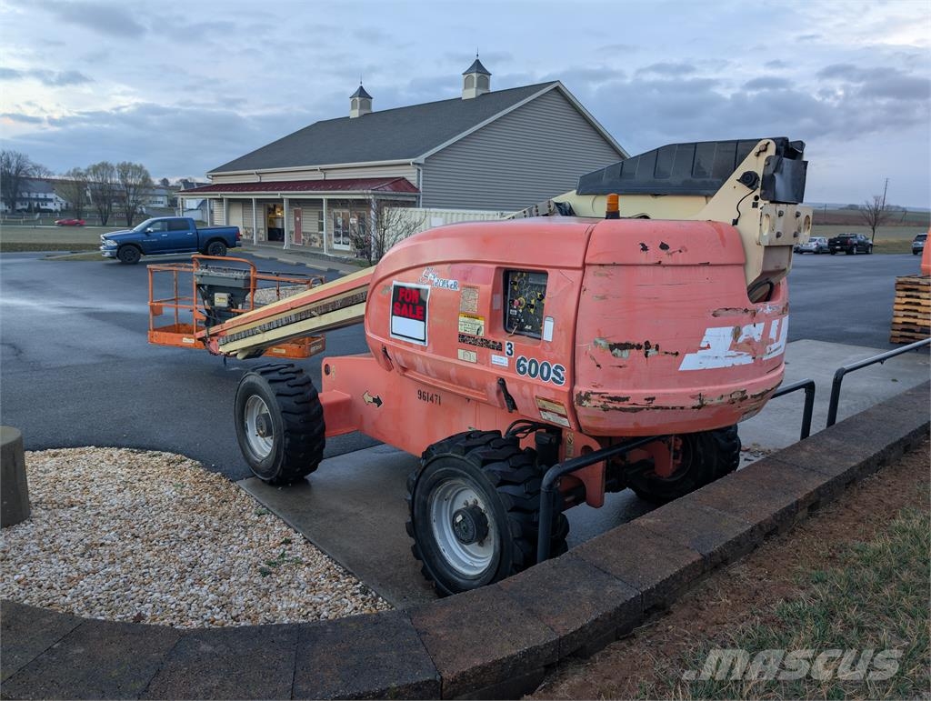 JLG 600S Booms and arms