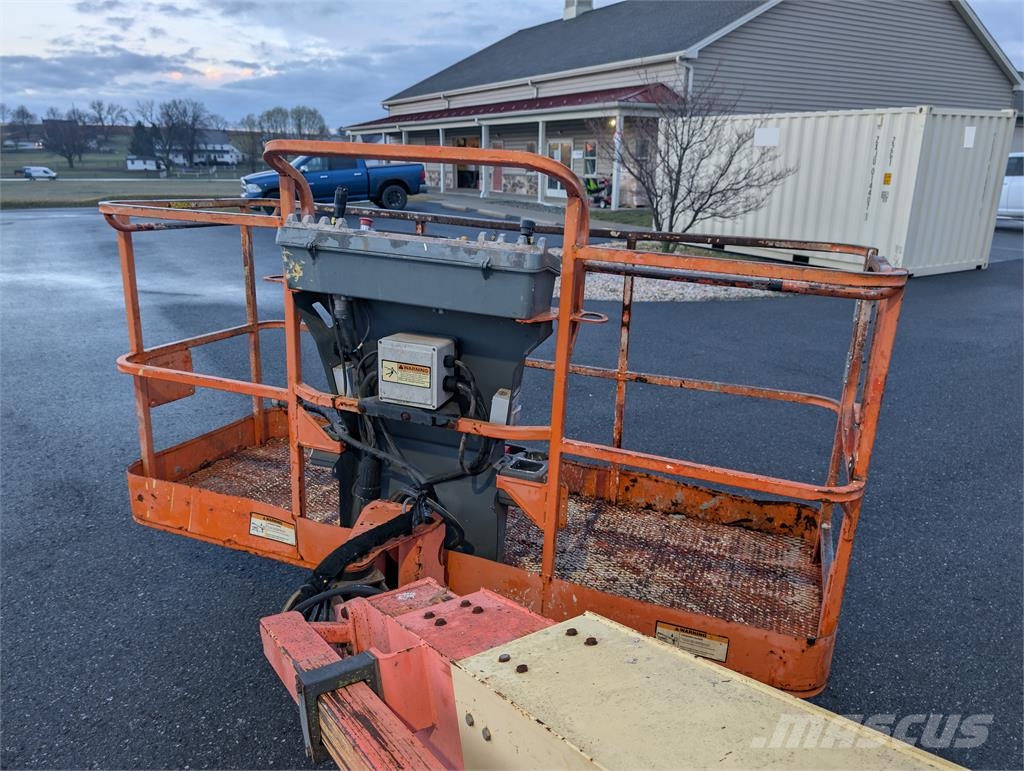 JLG 600S Booms and arms