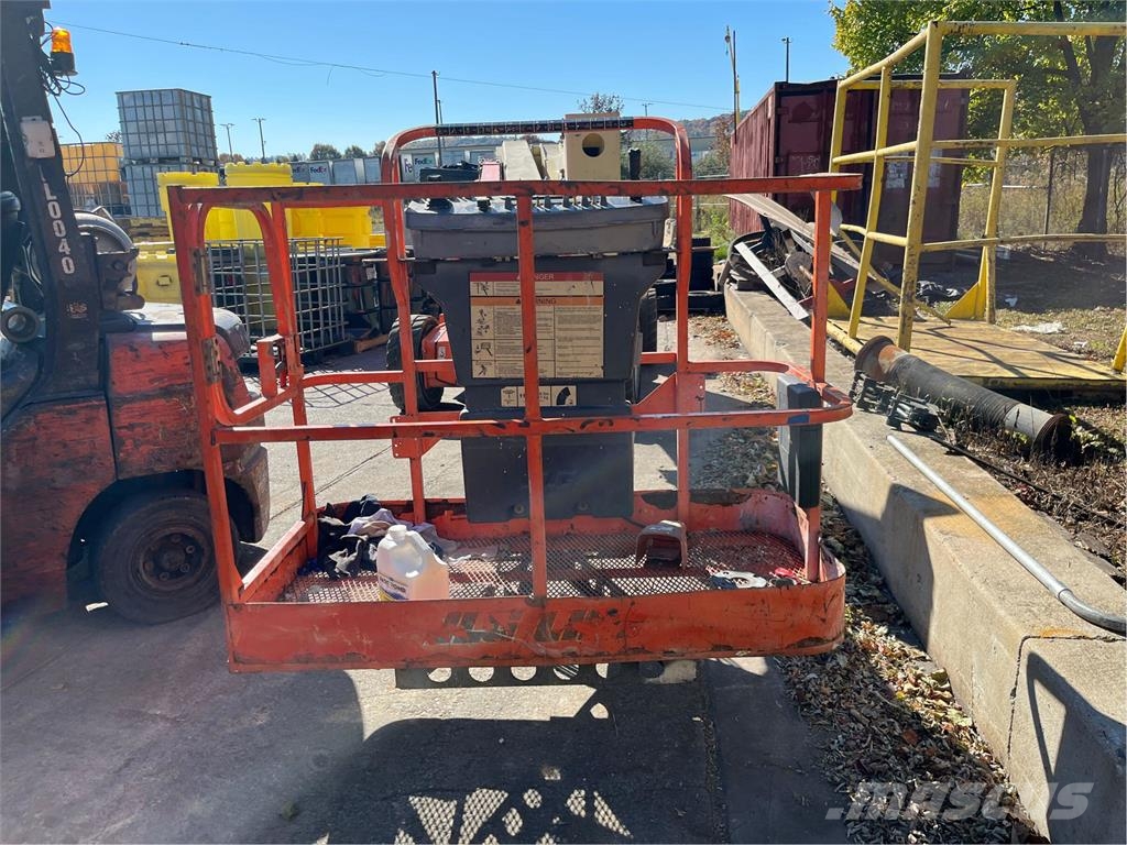 JLG E450AJ Gieken en dippers