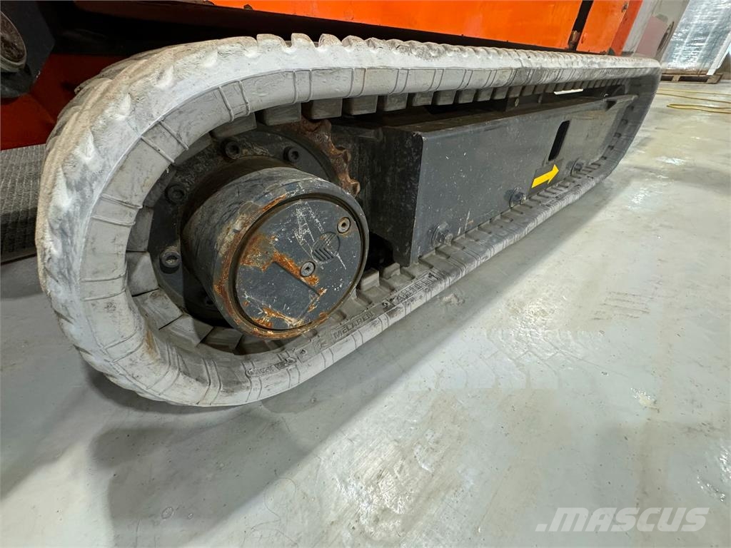 JLG X600AJ Booms and arms