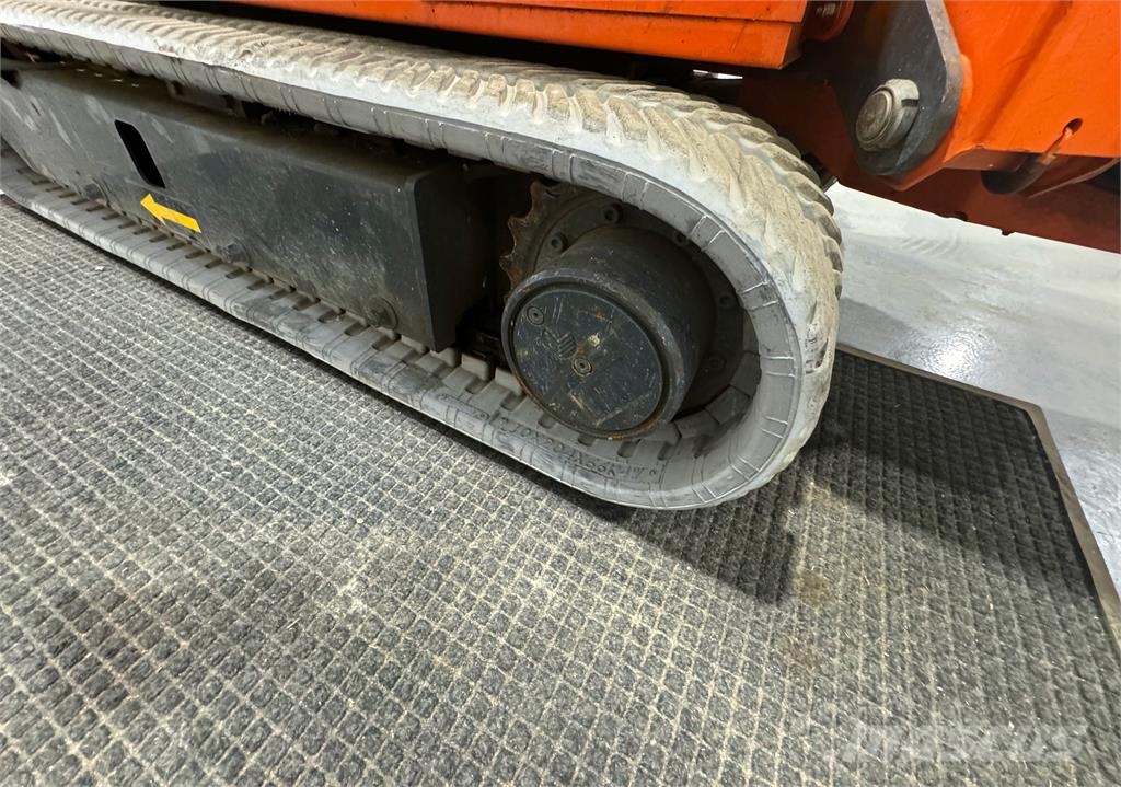 JLG X600AJ Booms and arms