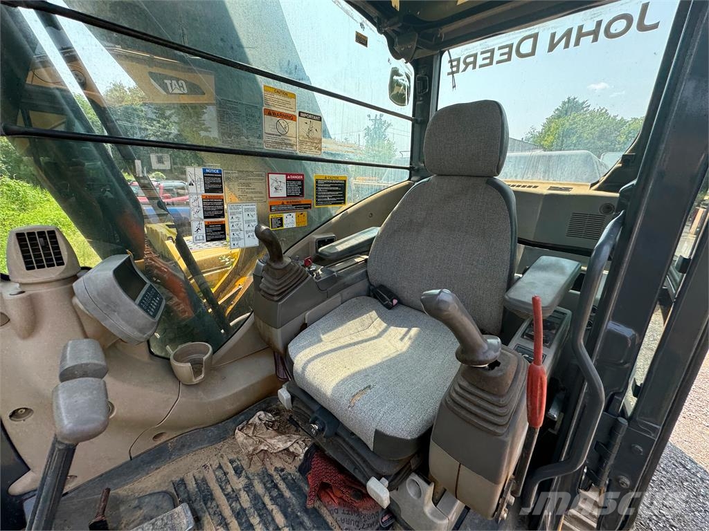 John Deere 350DLC Excavatoare pe șenile
