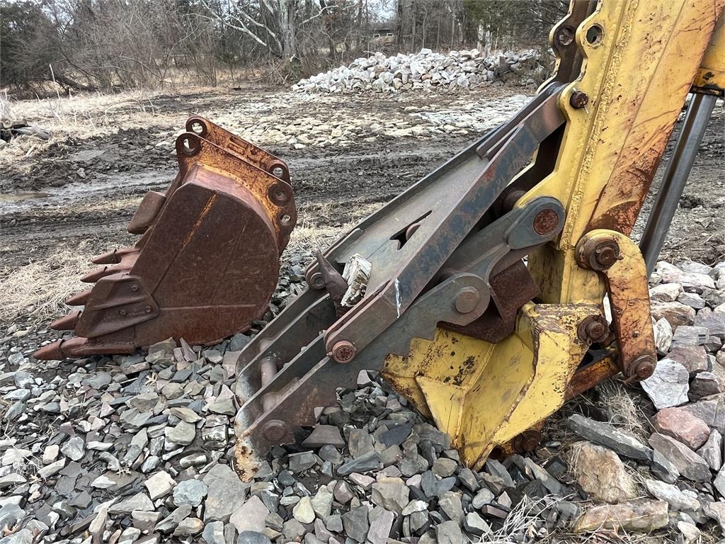 John Deere 690B Excavatoare pe șenile