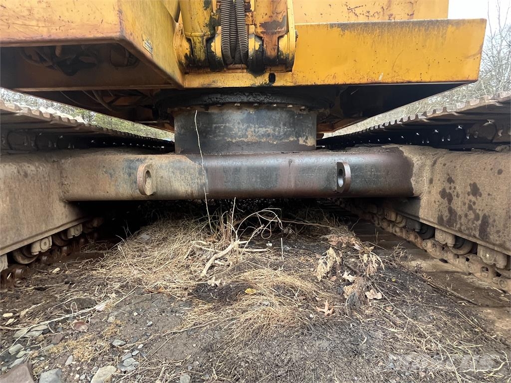 John Deere 690B Excavatoare pe șenile