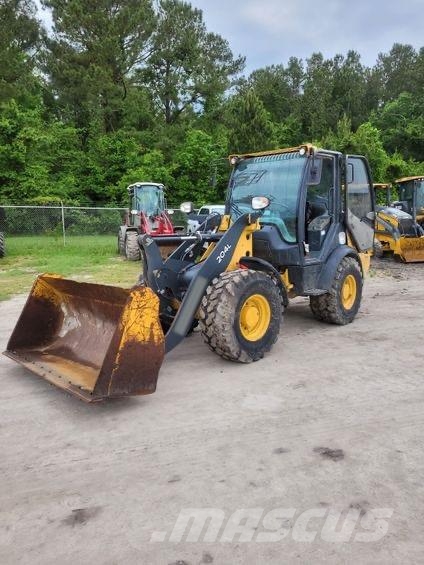 John Deere 204L Cargadoras sobre ruedas