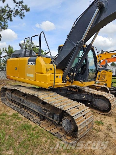 John Deere 210G LC حفارات زحافة