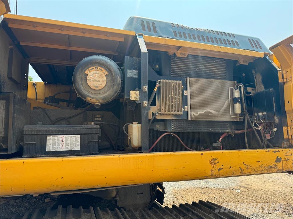 John Deere 350DLC Excavatoare pe șenile

