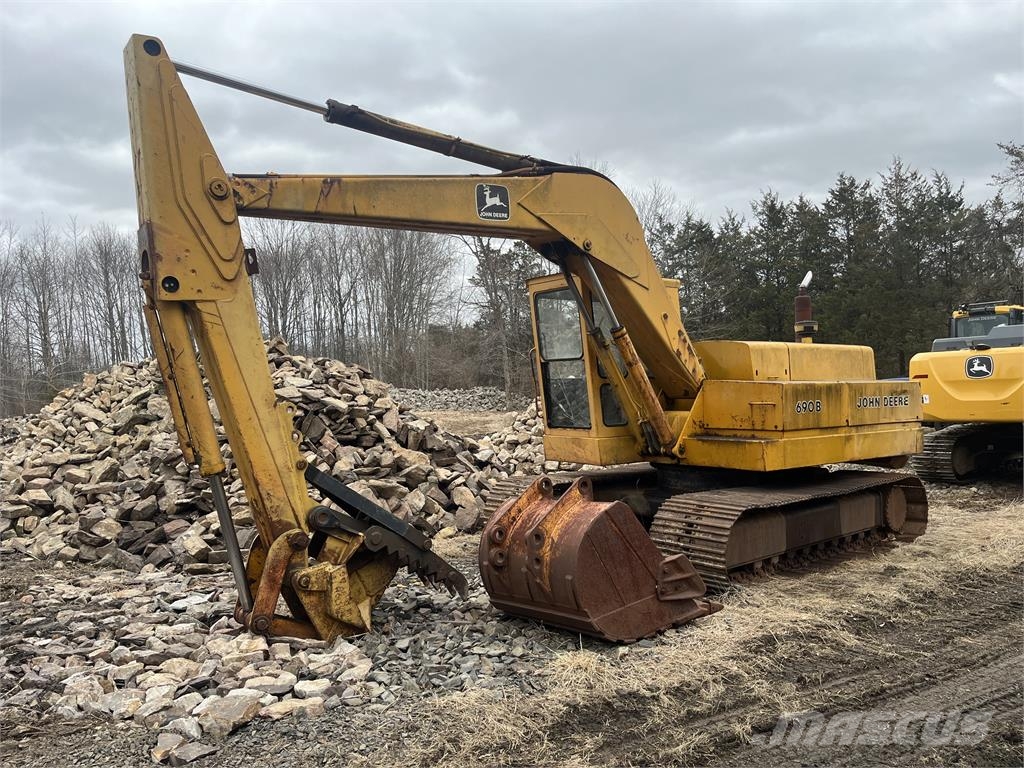 John Deere 690B Excavatoare pe șenile