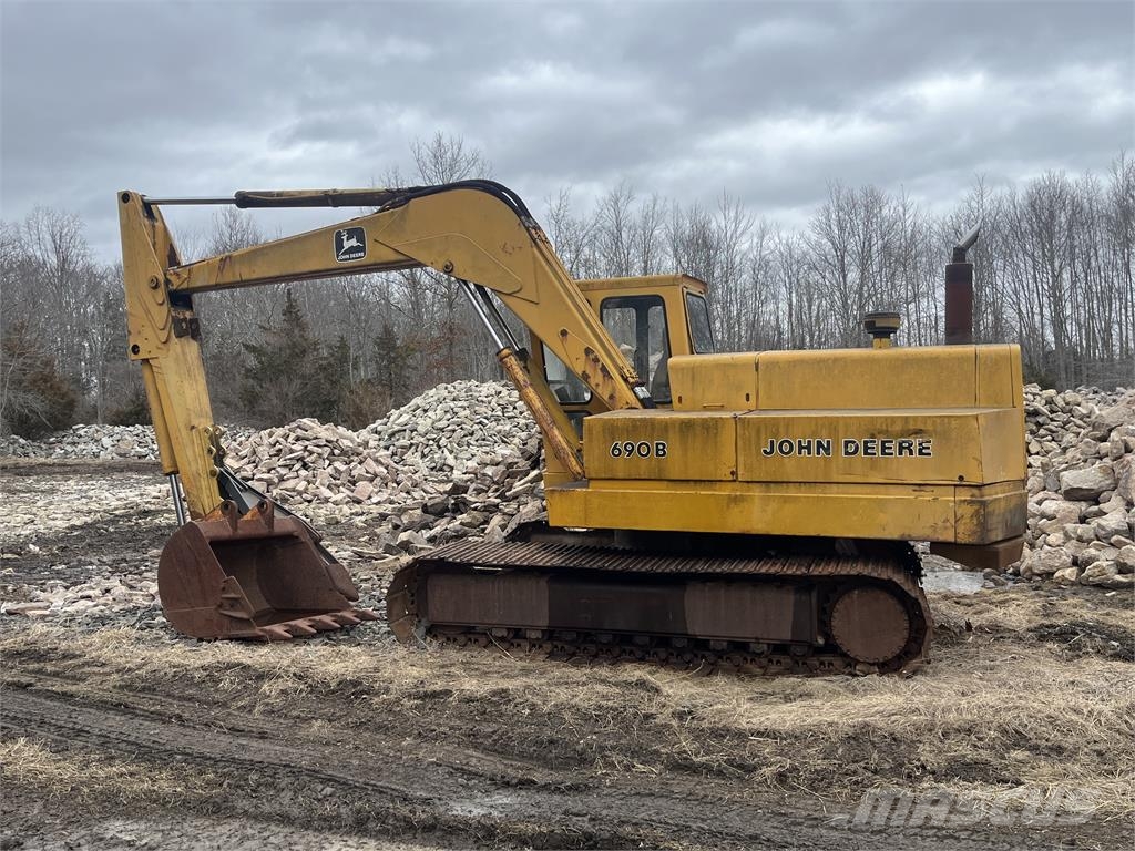 John Deere 690B Excavatoare pe șenile