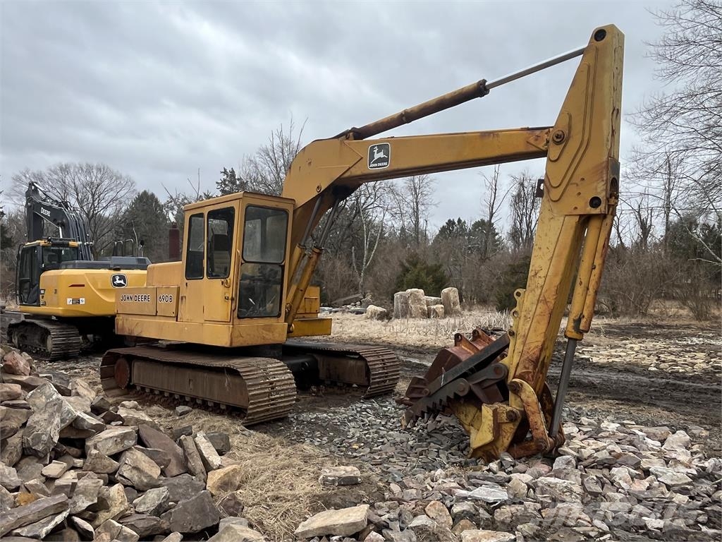 John Deere 690B Excavatoare pe șenile