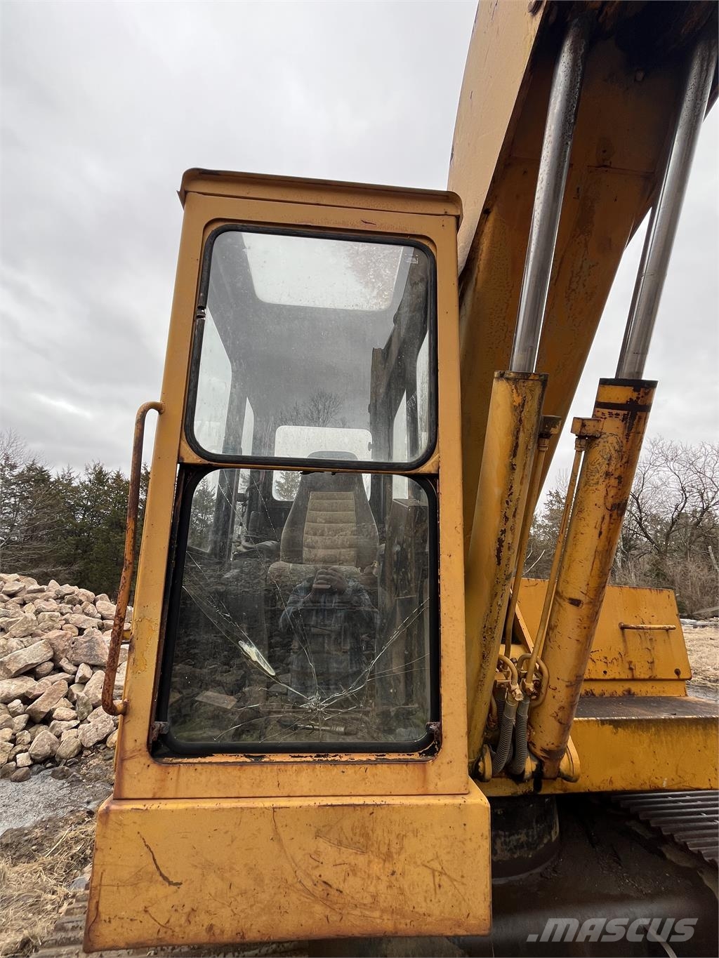 John Deere 690B Excavatoare pe șenile