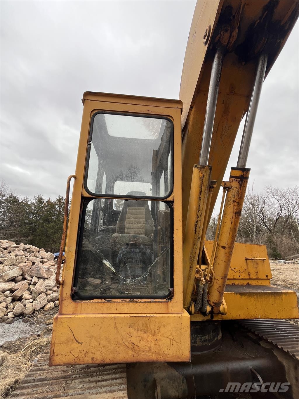 John Deere 690B Excavatoare pe șenile