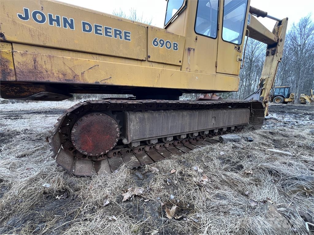 John Deere 690B Excavatoare pe șenile