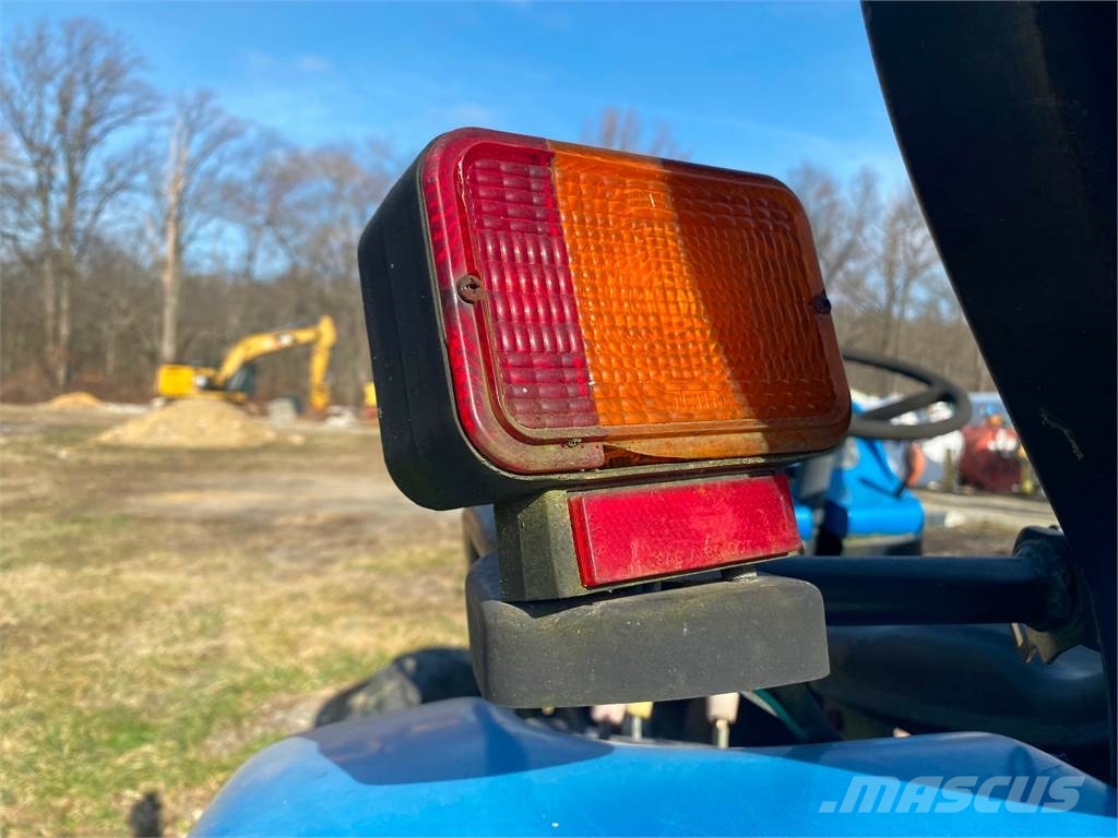 New Holland TC45D Trattori