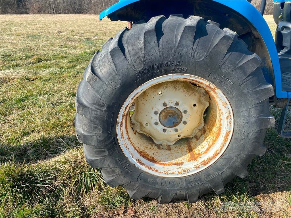 New Holland TC45D Trattori
