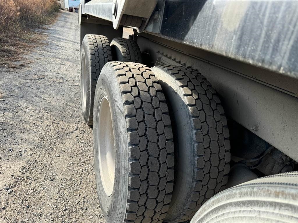 Peterbilt 567 傾卸式卡車