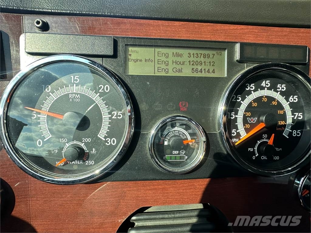 Western Star 4700 傾卸式卡車