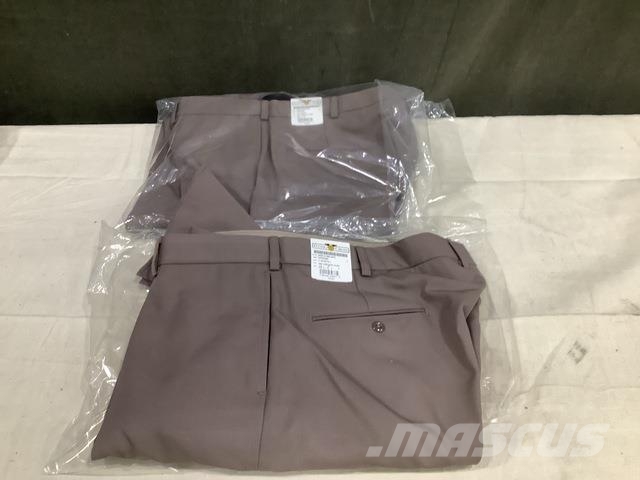 (1 007) Pairs of Men's Trousers Sonstige Baumaschinen