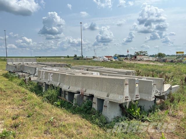 100 ft of Concrete Barricades Municipal / general purpose vehicles