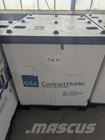 13 Pallets of US Military surplus gear Construcción - Otros