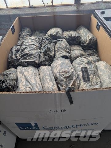 13 Pallets of US Military surplus gear Construcción - Otros