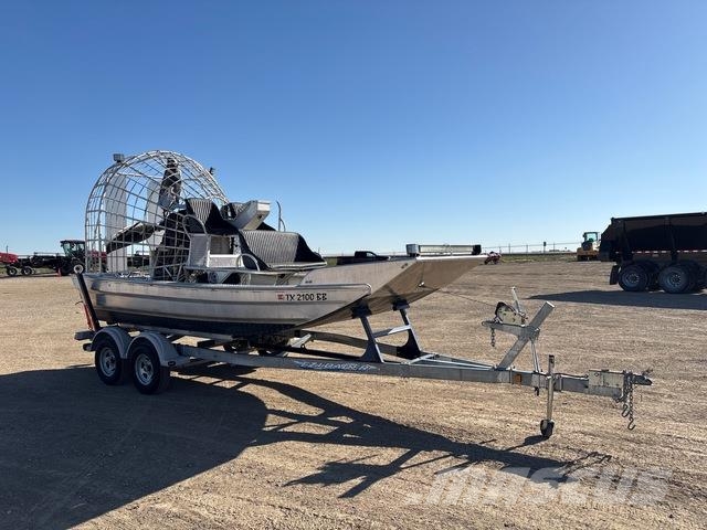  18 ft Air Boat w/ EZ-Loader Trailer Строителство - Други