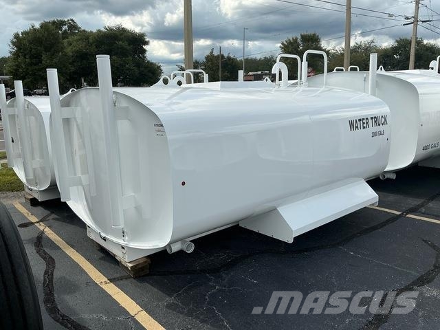 2000 gal Water Tank - Fits Truck (Unused) Gradbeništvo - drugo