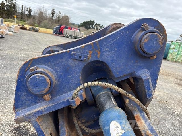  2100 mm Hydraulic Tilting Excavator Bucket - Fits  دلاء