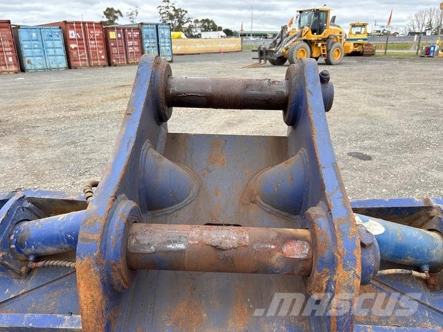  2100 mm Hydraulic Tilting Excavator Bucket - Fits  دلاء
