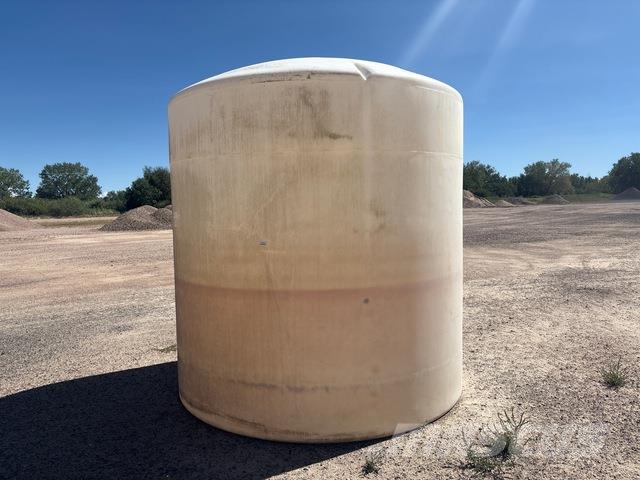  2500/3000 gal Poly Tank Tanker trailers