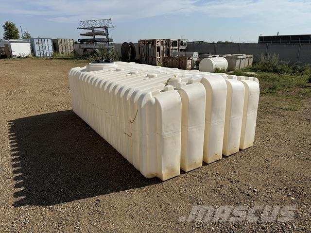  2500 gal Poly Slip Water Tank Строительная техника - Другие