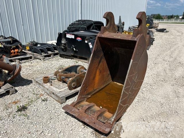 27 in Digging Excavator Bucket & Adapter Plate Other components