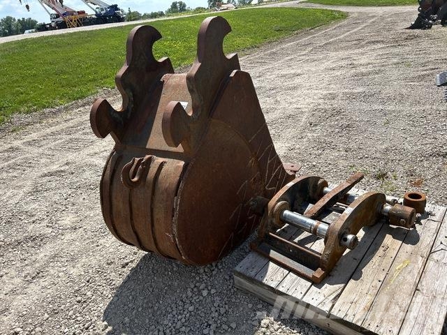 27 in Digging Excavator Bucket & Adapter Plate Other components