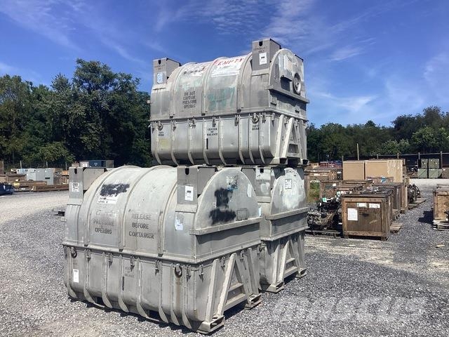  (3) Assorted 370E001 Shipping & Storage Containers Opslag containers
