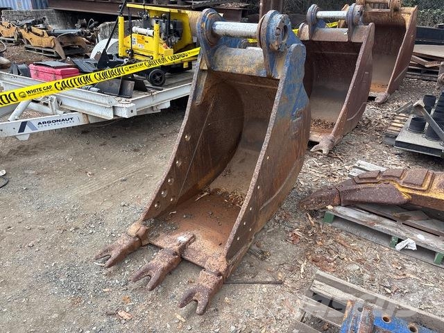 30 in Excavator Bucket - Fits Cat 330/326 Outros componentes