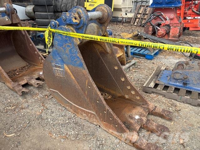 30 in Excavator Bucket - Fits Cat 330/326 Outros componentes