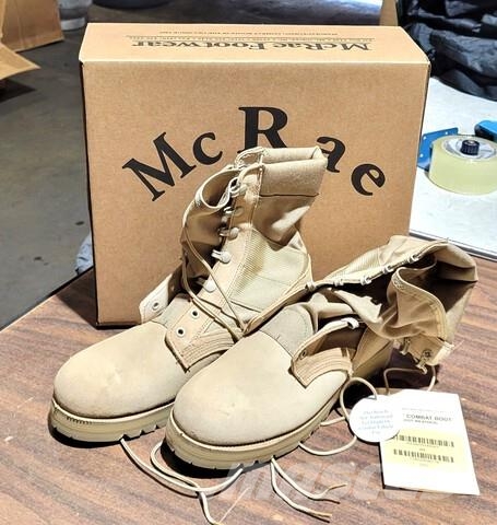 (36) Unused Army Tan Hot Weather Boots Size 8R Banden, wielen en velgen