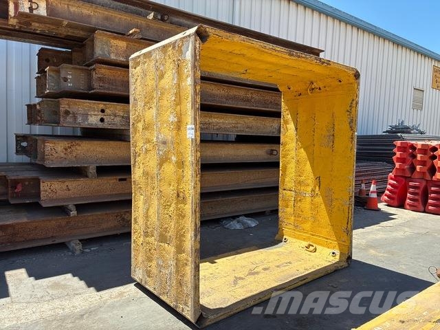  4 ft x 8 ft (2 in Wall) Manhole Box Lauksaimniecība- Citi