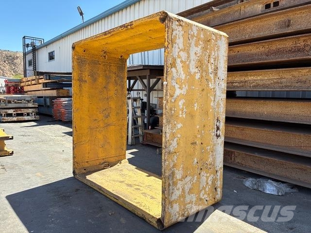  4 ft x 8 ft (2 in Wall) Manhole Box Lauksaimniecība- Citi