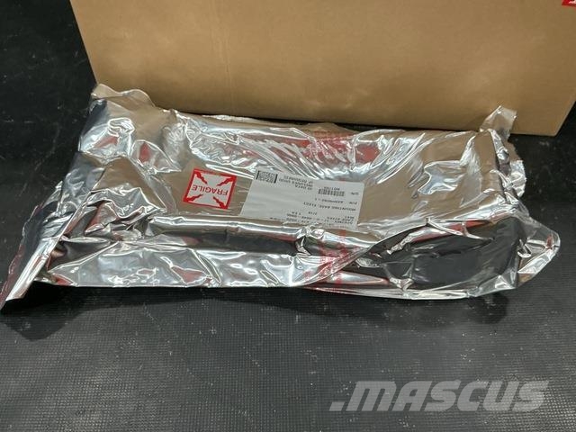 (4) Raytheon 833HN262-1 Electrical Equipment Mount Outros componentes