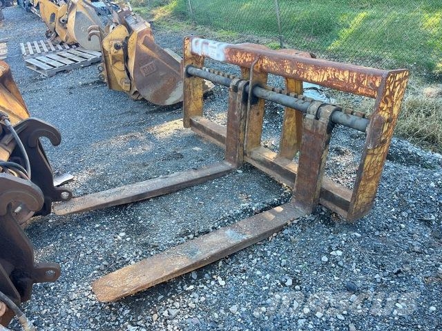 58 in Q/C Wheel Loader Forks - Fits Cat 928 Vilice