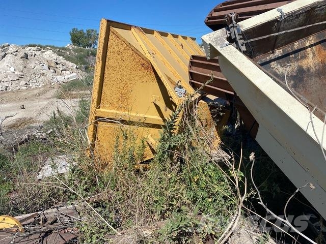  7 ft 5 in x 13 ft 10 in Aggregate Hopper Tanke og spande