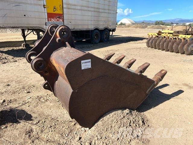  70 in Excavator Bucket - Fits Cat 338 その他部品