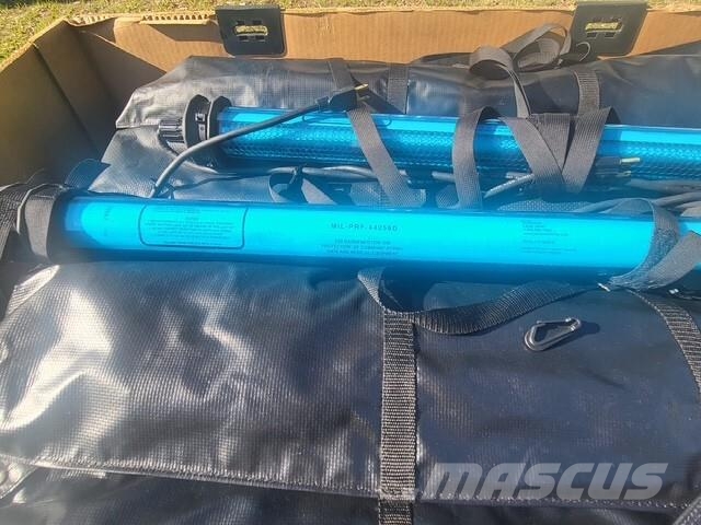 (88) assorted items: Stretchers Tent Lights Sust Utilaje construcții - Altele