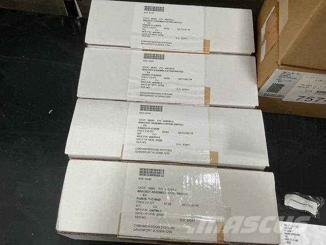  (9) 406790-2 Bracket Assemblies معدات النقل - غير ذلك
