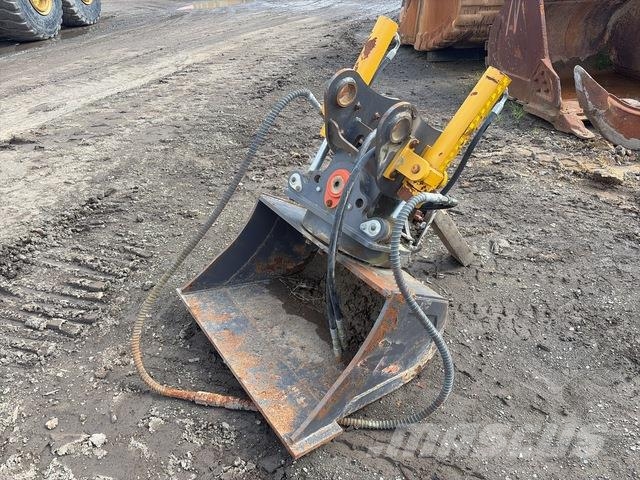 930 mm Roto Tilt Excavator Bucket دلاء