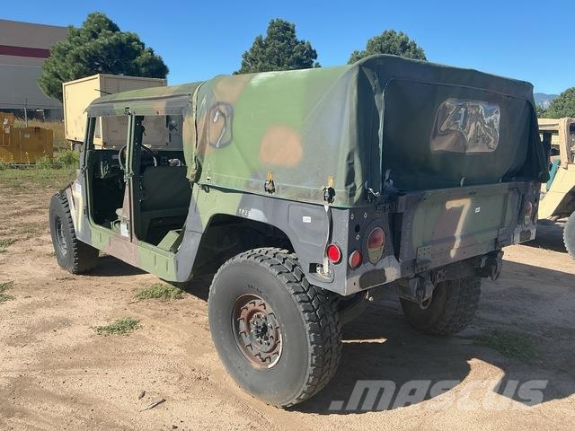 AM General Flakbilar/Pickuper