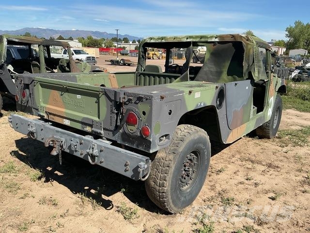 AM General M1038 Ldv/dropside