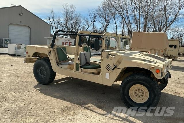 AM General M1097 Pick up/Dropside
