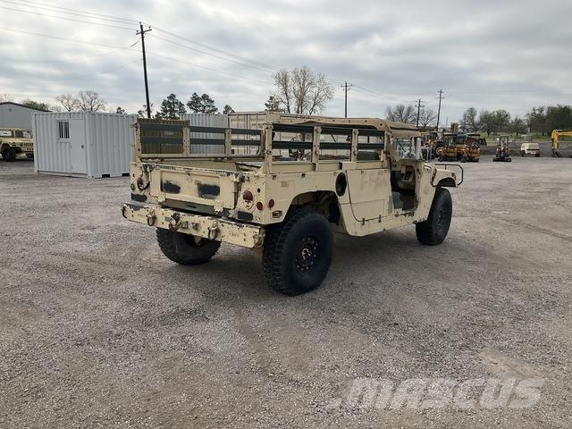 AM General M1097 Pick up/Dropside